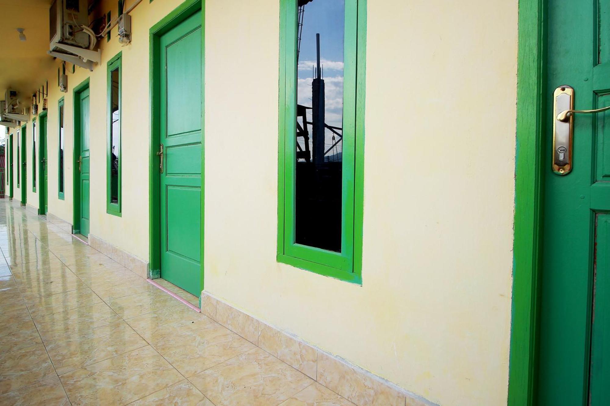 Oyo 2585 Sherren Guest House Lubuklinggau Dış mekan fotoğraf