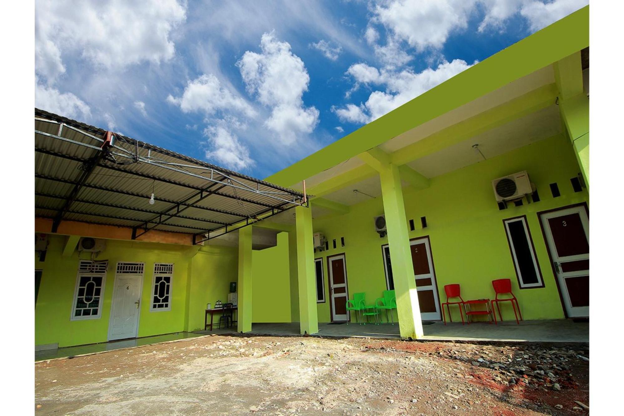 Oyo 2585 Sherren Guest House Lubuklinggau Dış mekan fotoğraf