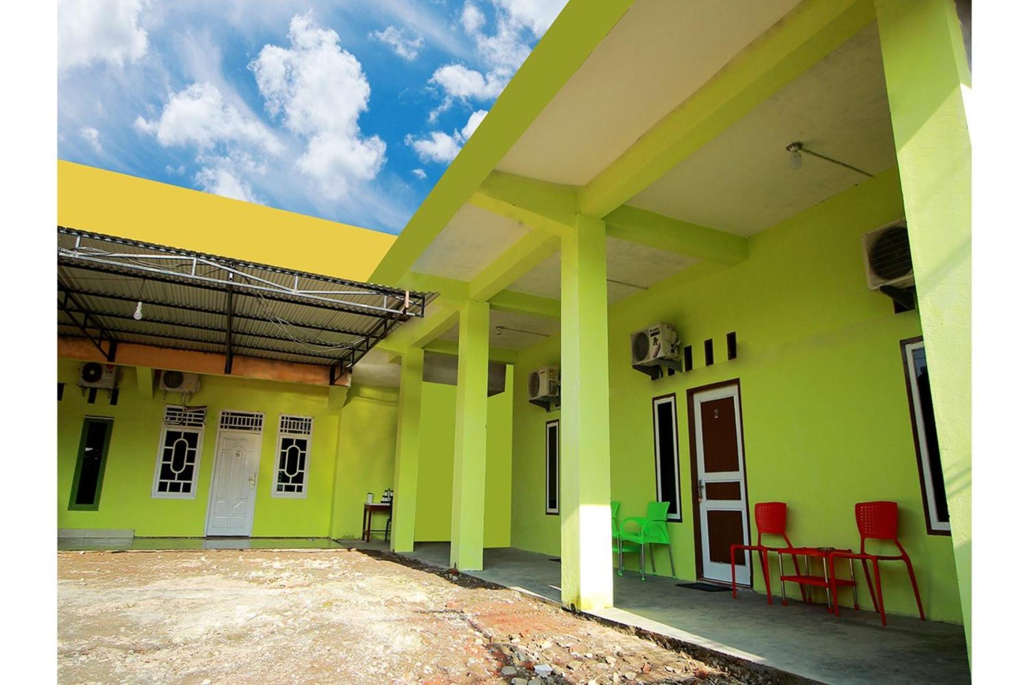 Oyo 2585 Sherren Guest House Lubuklinggau Dış mekan fotoğraf